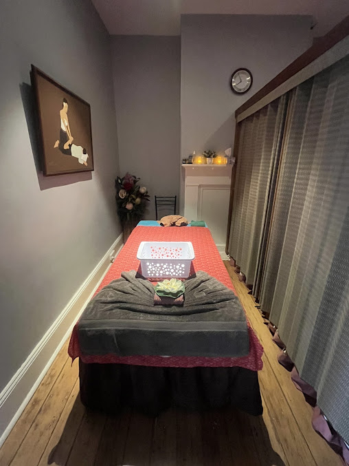 Aromatherapy Oil Massage room at The Courtyard